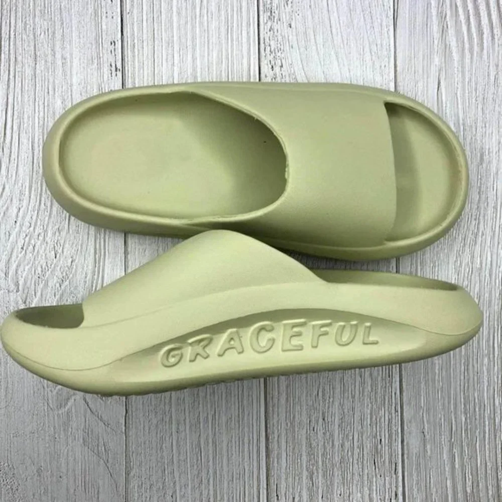 Womens Slides‎ Large 8.5-9 New Green Slipper Sandals Shower Shoes - Picture 4 of 5